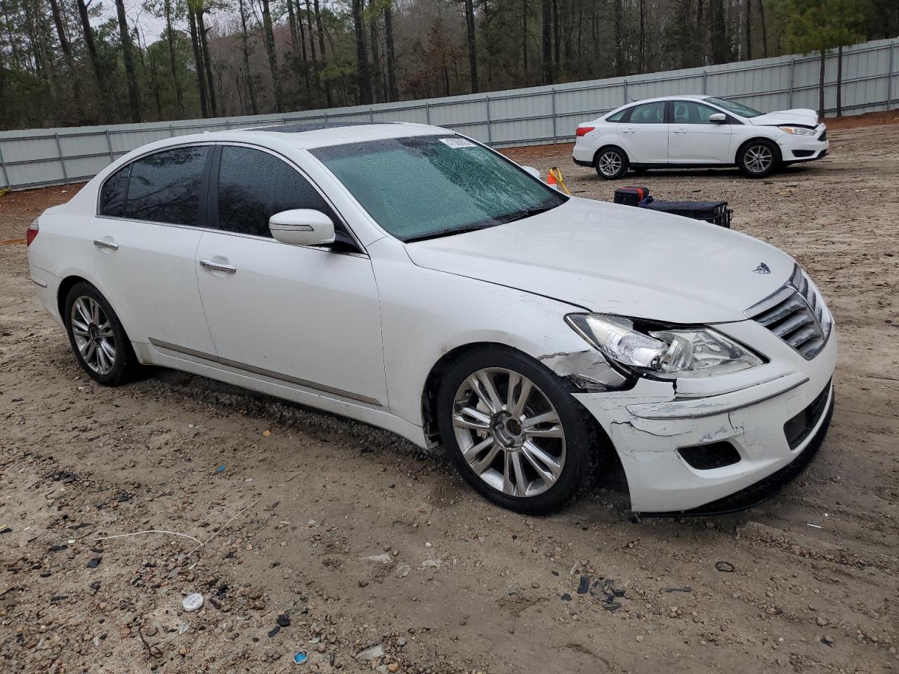 2011 Hyundai Genesis - Image 4