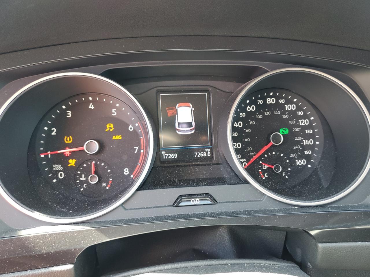 2021 Volkswagen Tiguan - Image 9