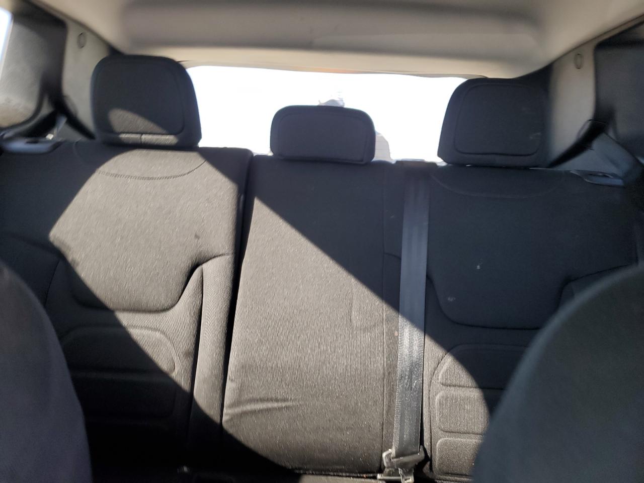 2018 Jeep Renegade - Image 10