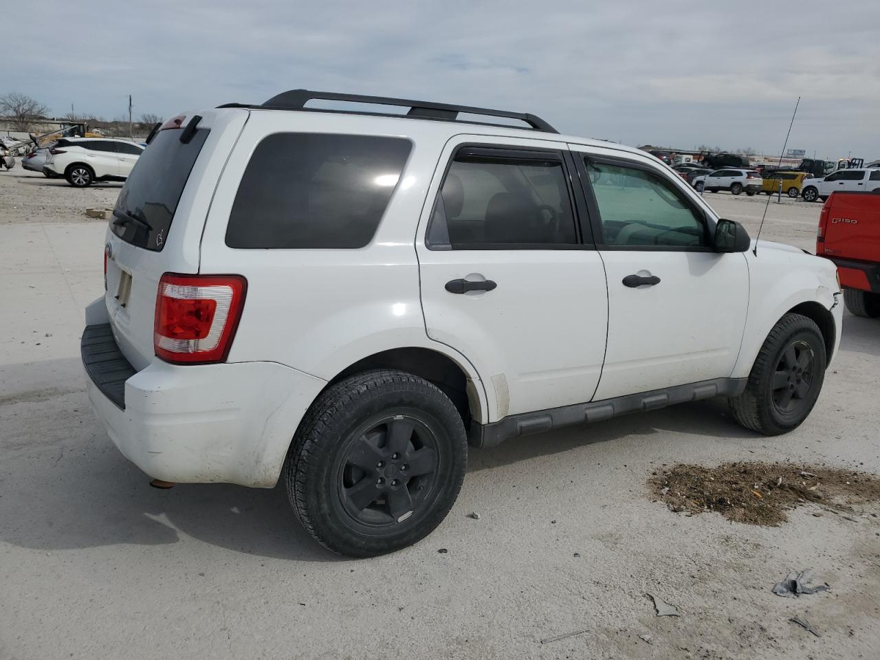 2011 Ford Escape - Image 3