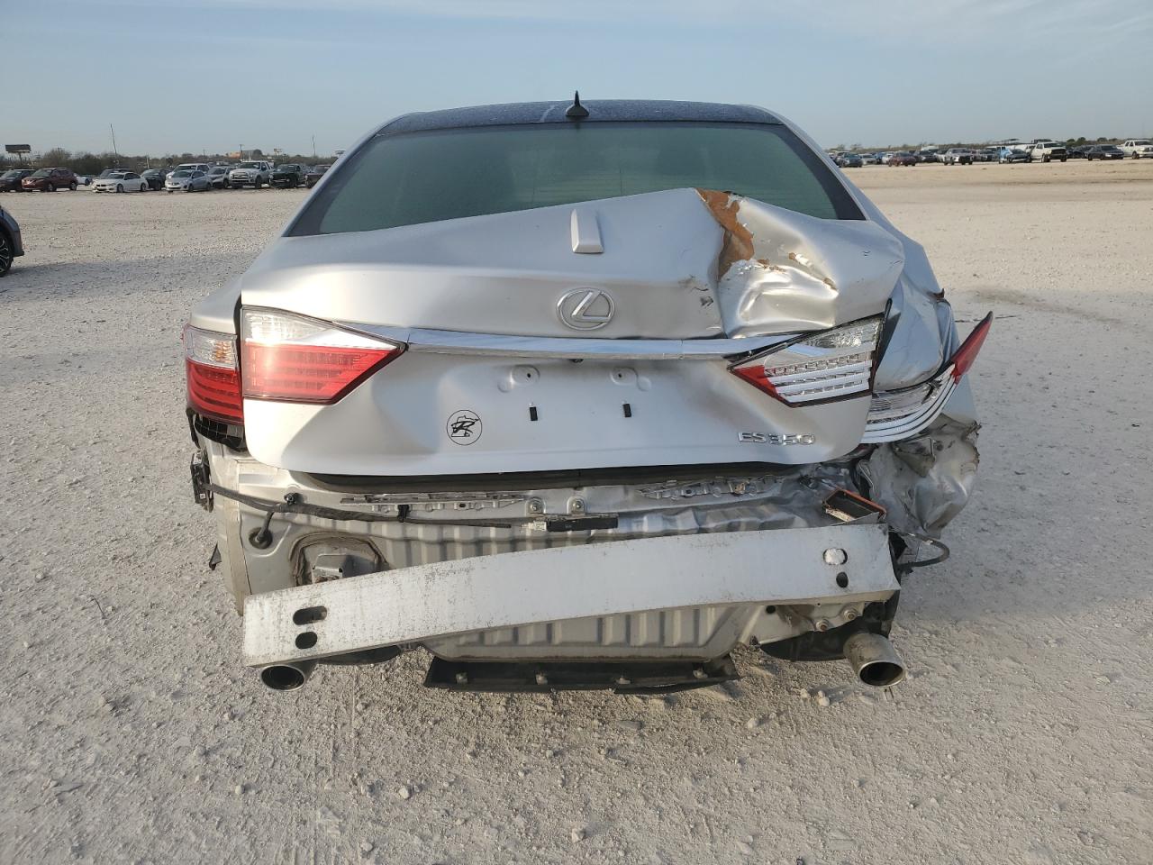 2015 Lexus ES - Image 6