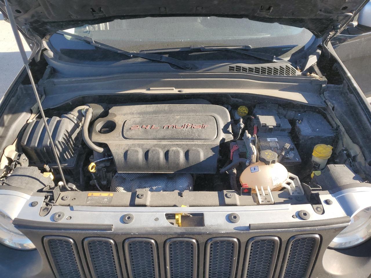 2017 Jeep Renegade - Image 11
