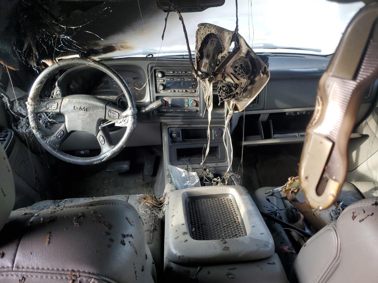 2003 GMC Yukon - Image 8