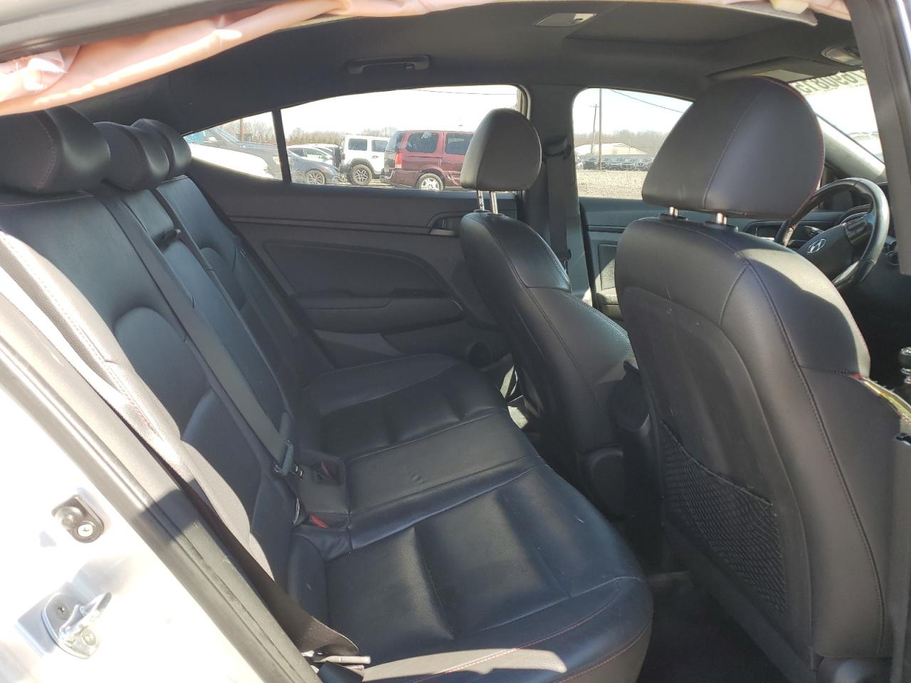 2018 Hyundai Elantra - Image 10