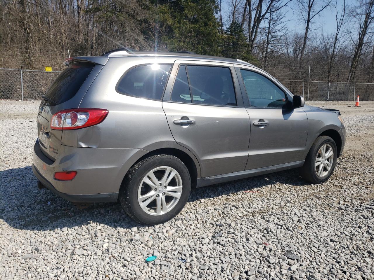 2011 Hyundai Santa Fe - Image 3