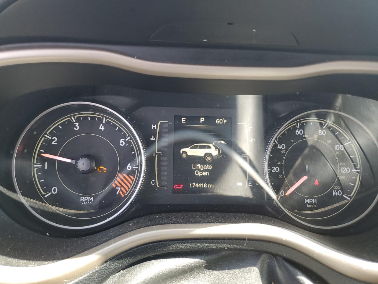 2014 Jeep Grand Cherokee - Image 9