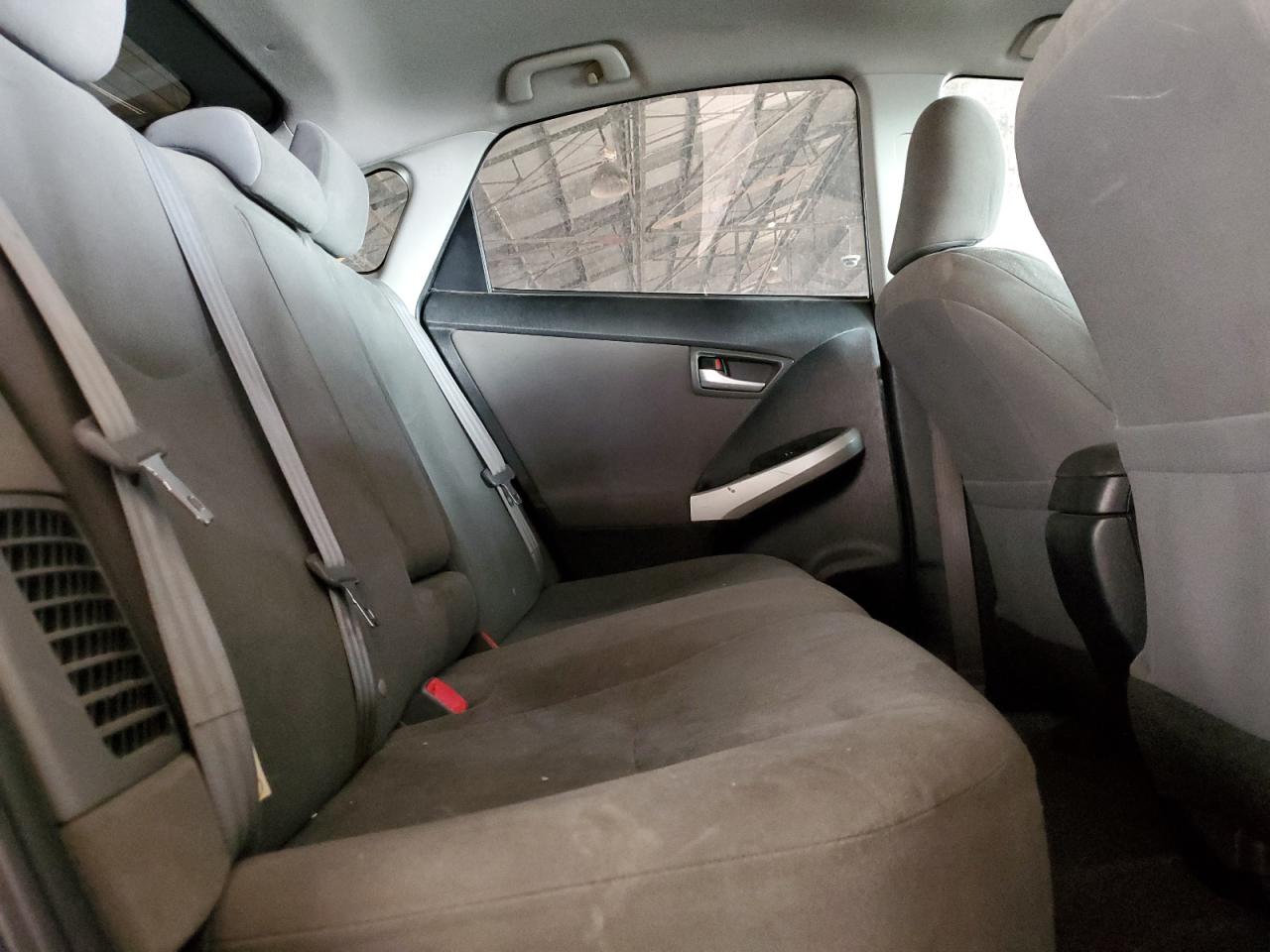 2014 Toyota Prius - Image 10