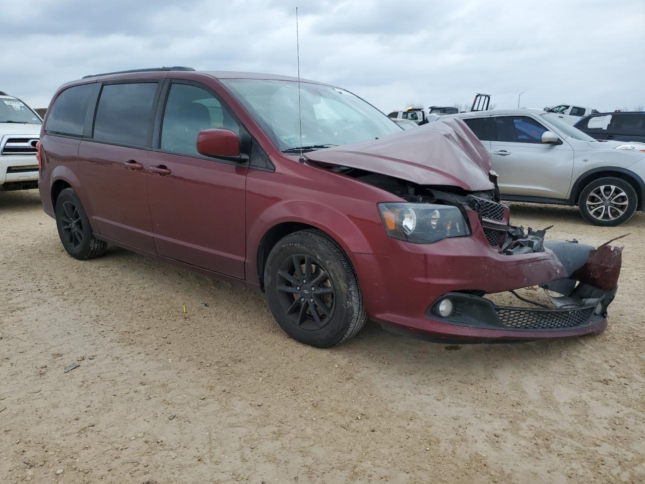 2019 Dodge Caravan - Image 4