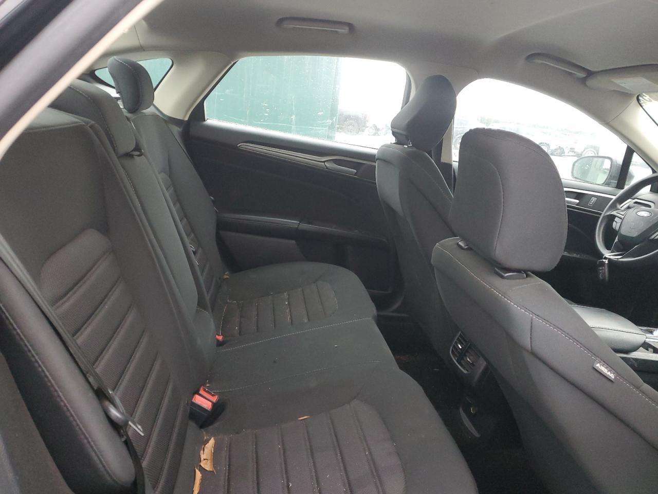 2020 Ford Fusion - Image 11