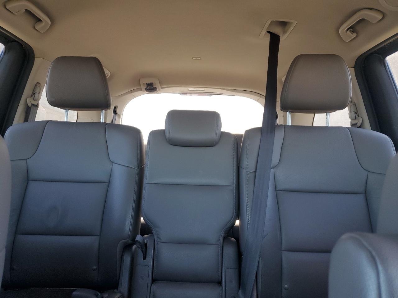 2015 Honda Odyssey - Image 10