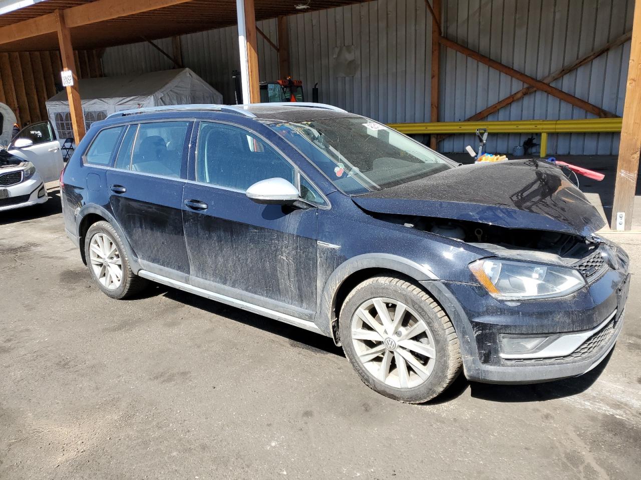 2017 Volkswagen Golf - Image 4