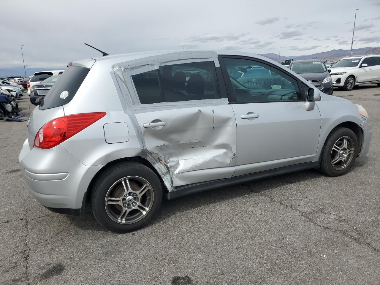 2012 Nissan Versa - Image 3
