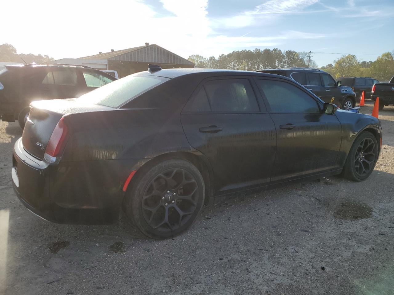 2019 Chrysler 300 - Image 3
