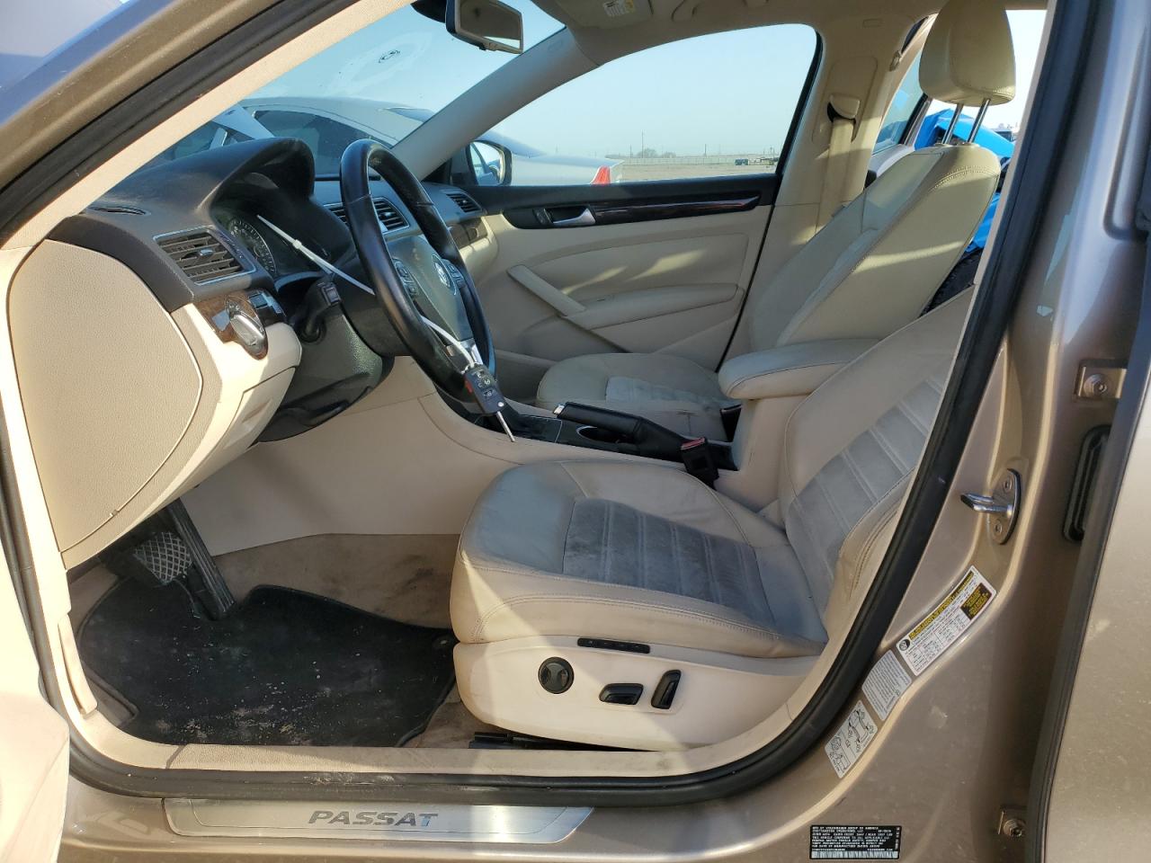 2015 Volkswagen Passat - Image 7