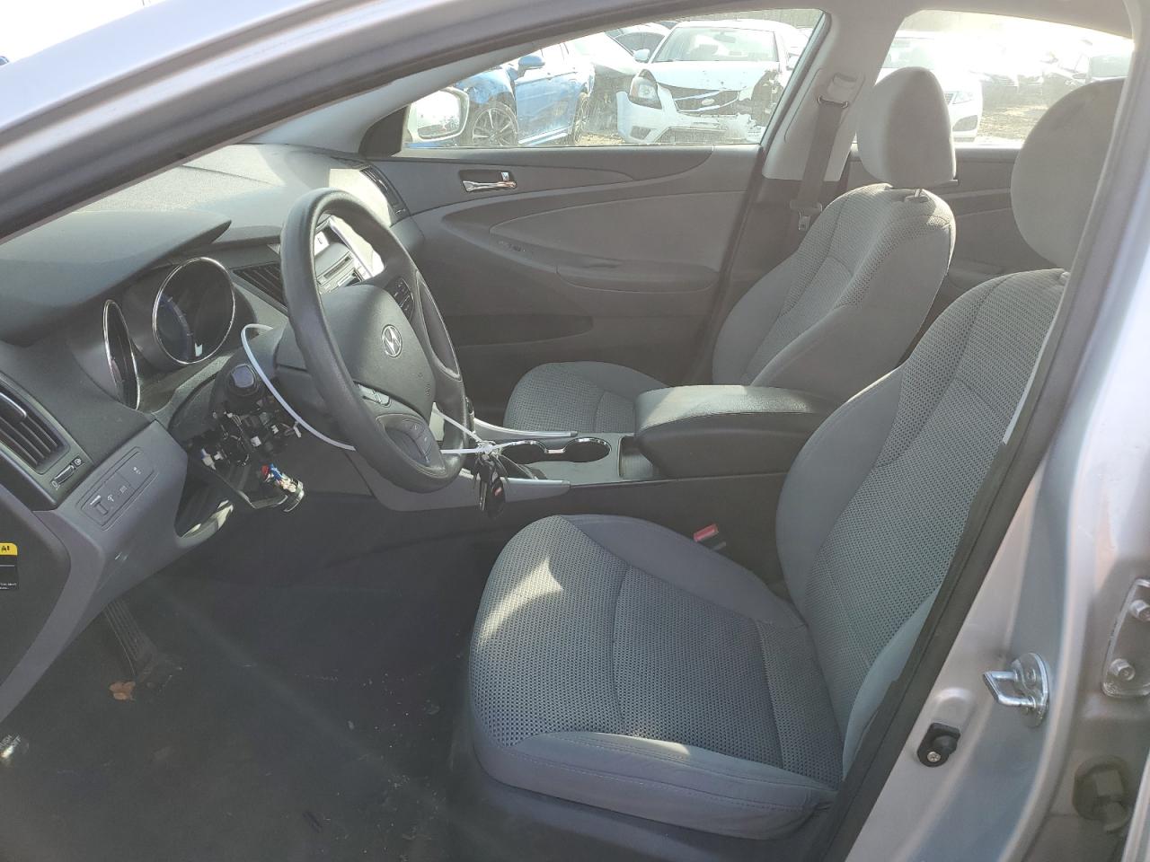 2011 Hyundai Sonata - Image 7