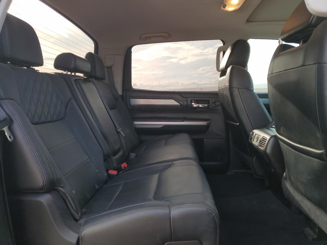 2014 Toyota Tundra - Image 10