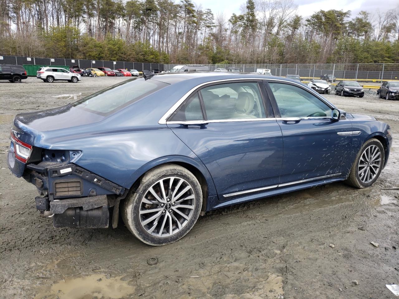 2018 Lincoln Continental - Image 3