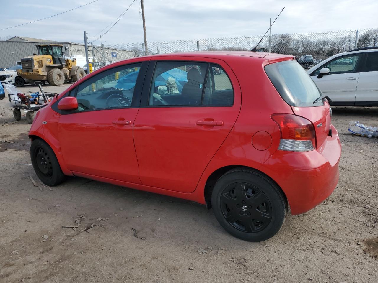 2010 Toyota Yaris - Image 2