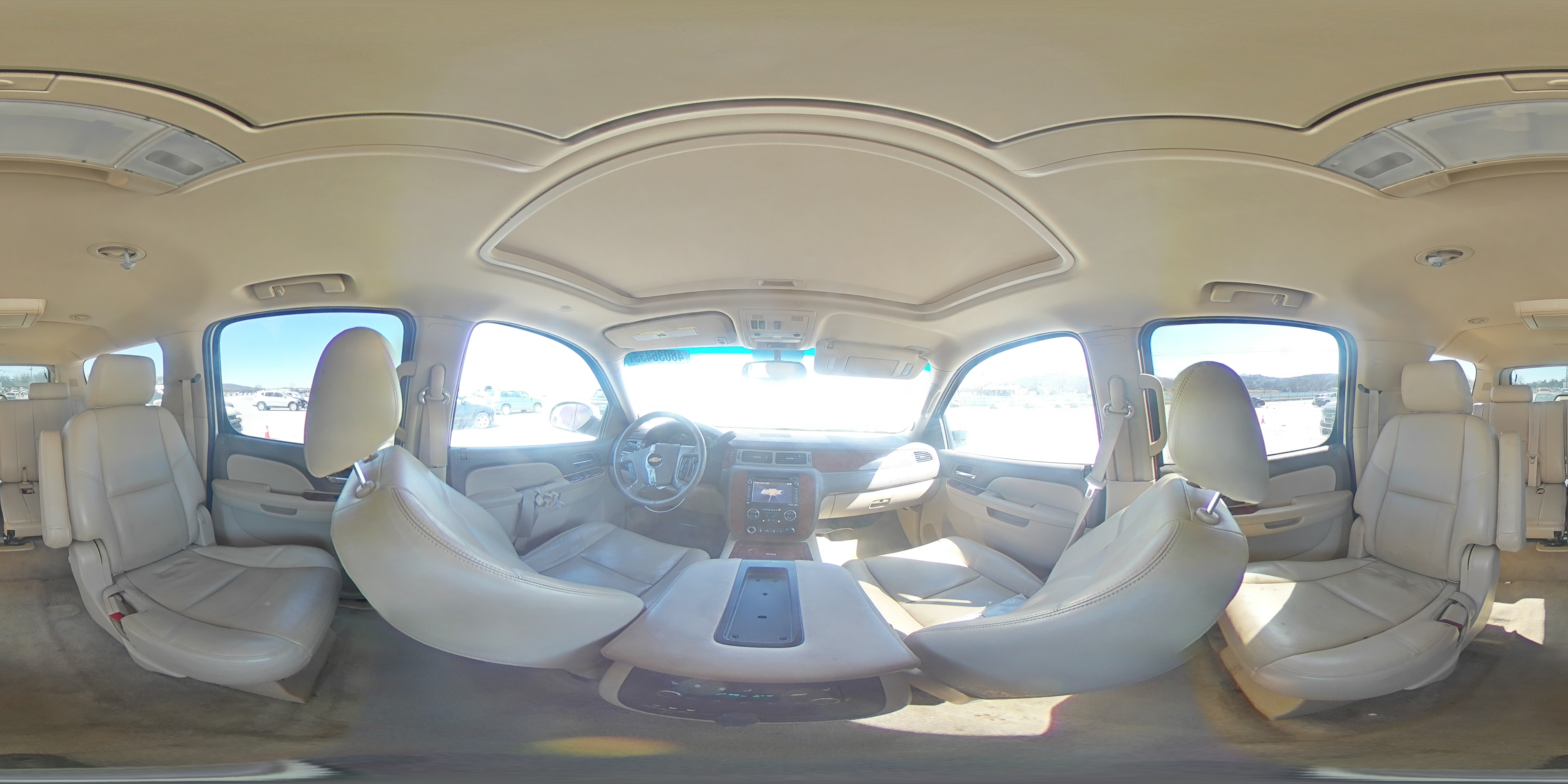2014 Chevrolet Suburban - Image 13