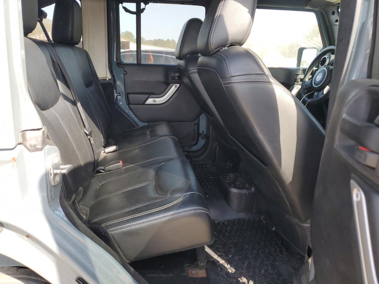 2014 Jeep Wrangler - Image 11