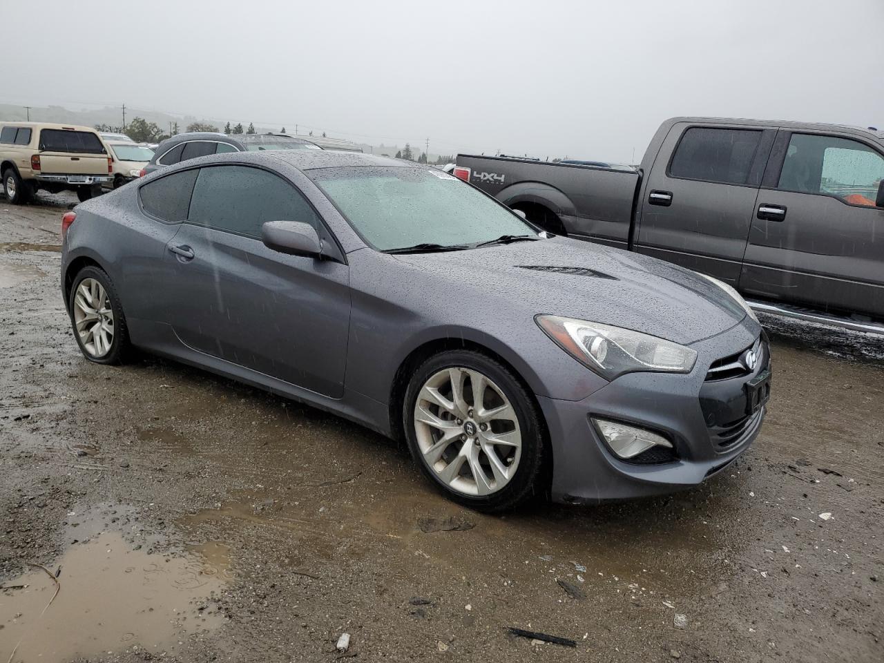 2014 Hyundai Genesis - Image 4