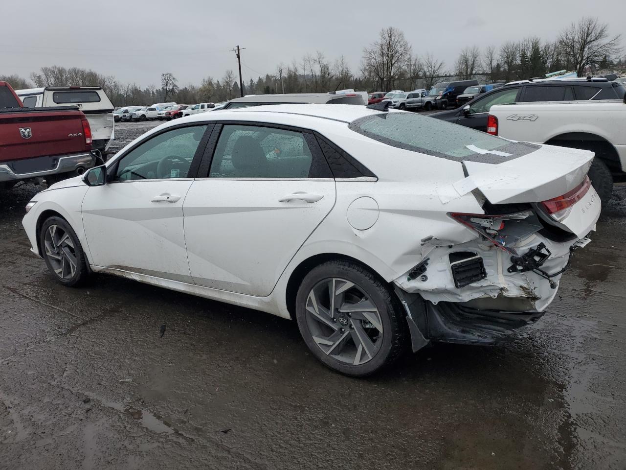 2024 Hyundai Elantra - Image 2
