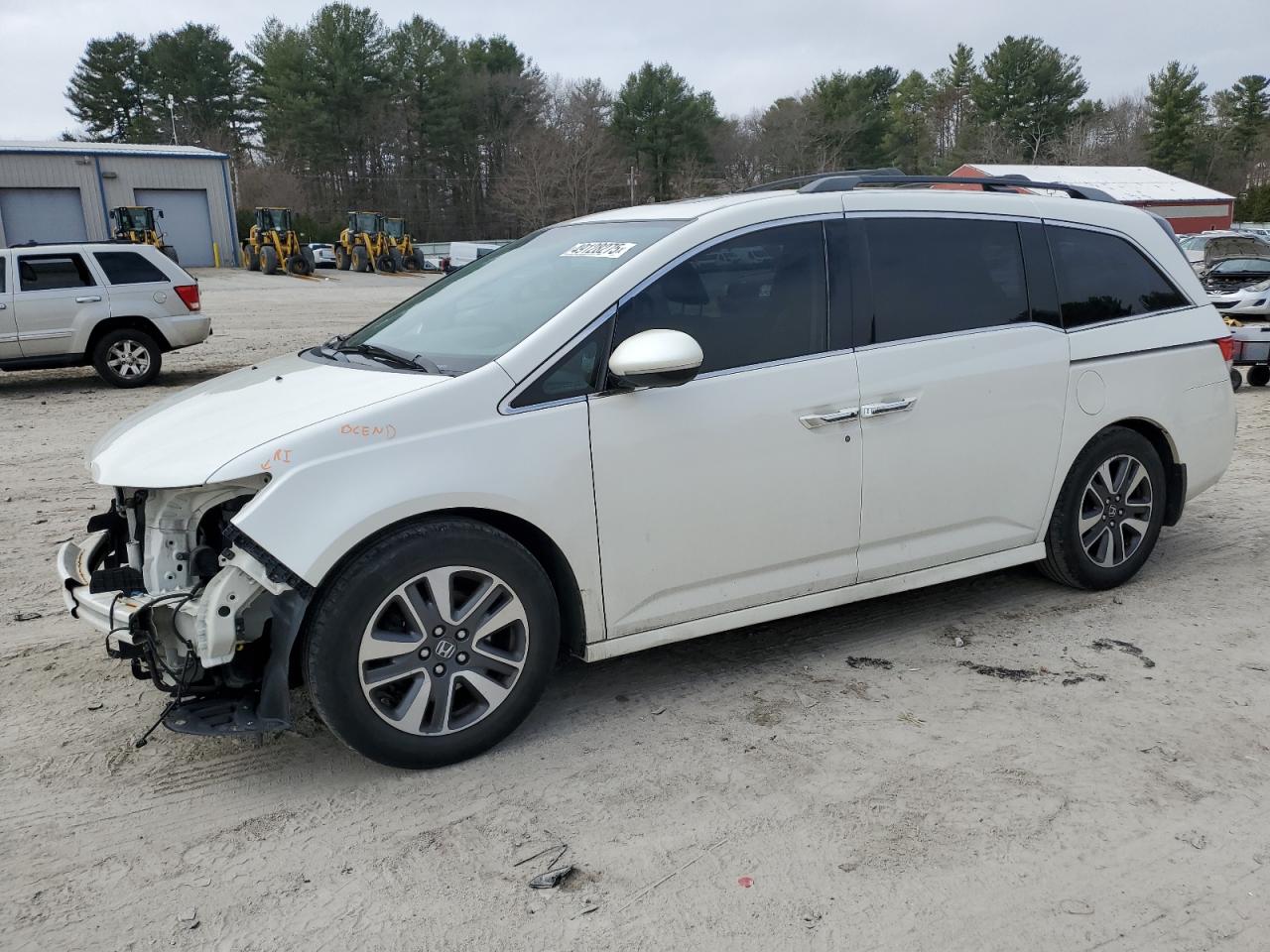 2015 Honda Odyssey Touring на продаже в Mendon, MA - Front End