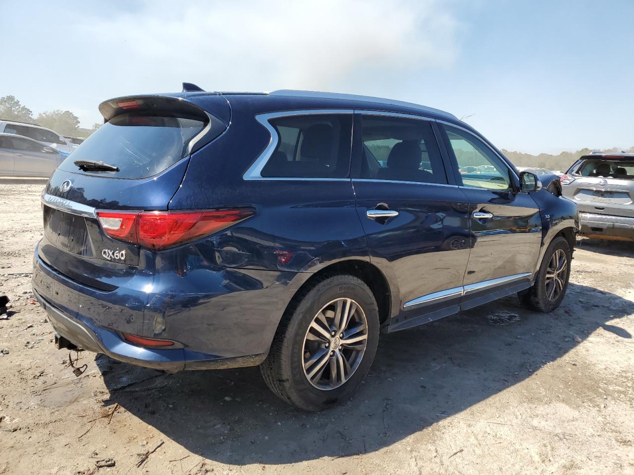 2017 Infiniti QX60 - Image 3