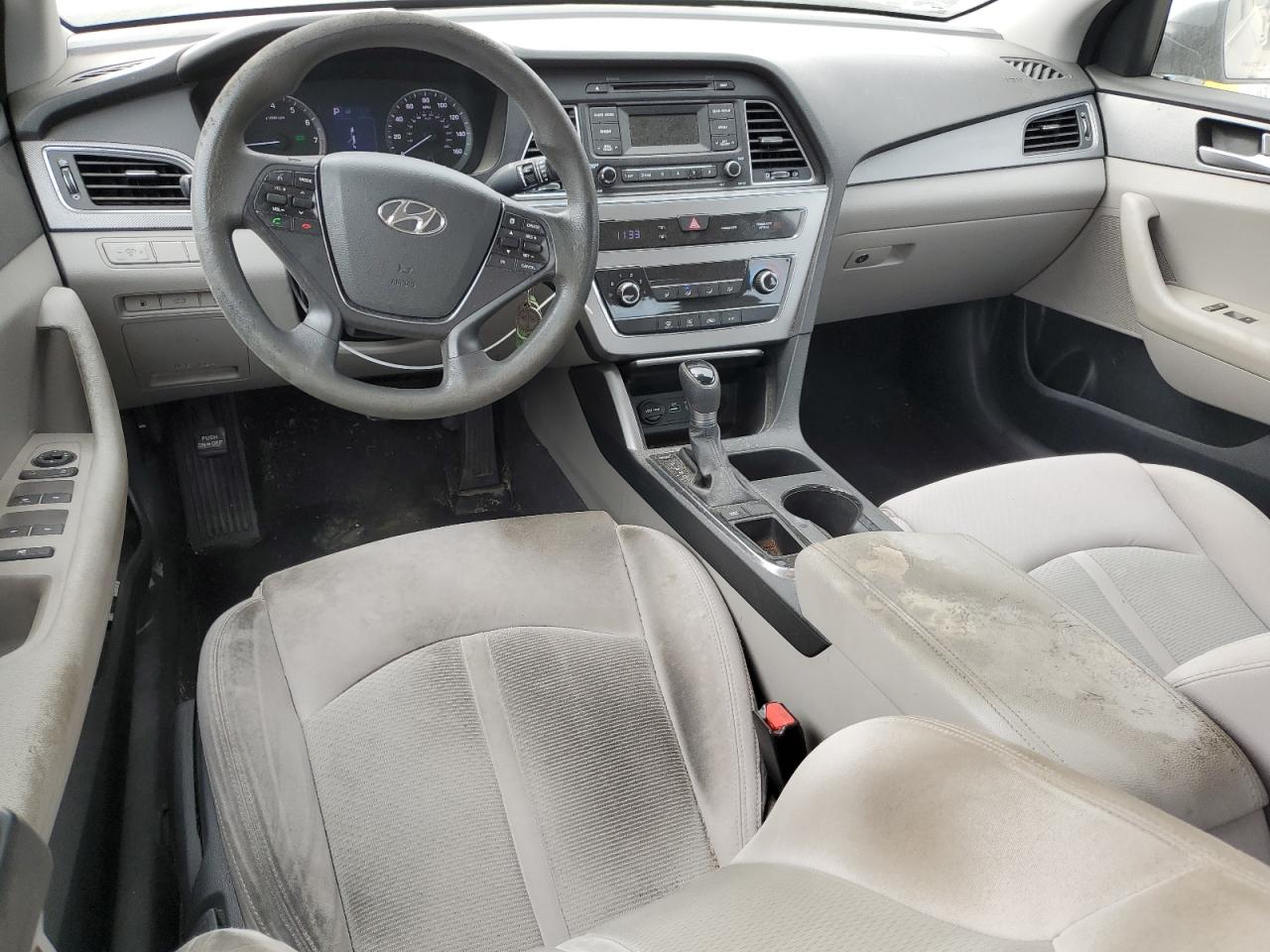 2016 Hyundai Sonata - Image 8