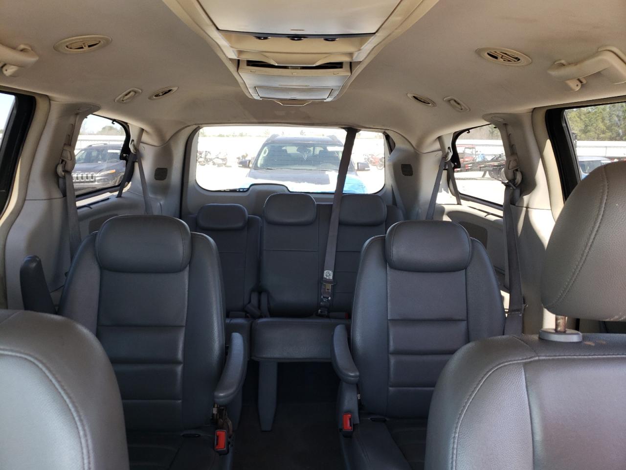 2008 Dodge Caravan - Image 10