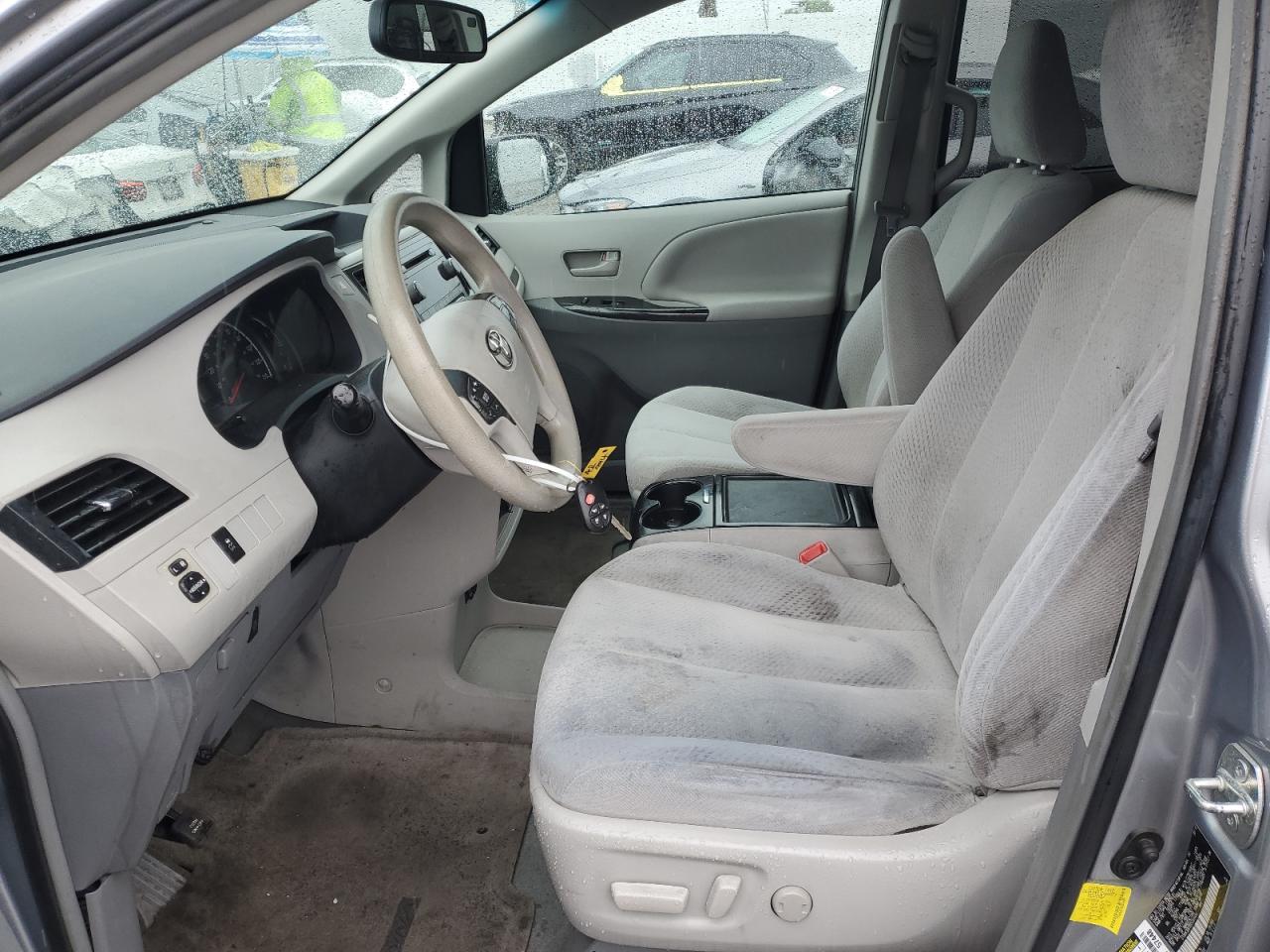 2013 Toyota Sienna - Image 7