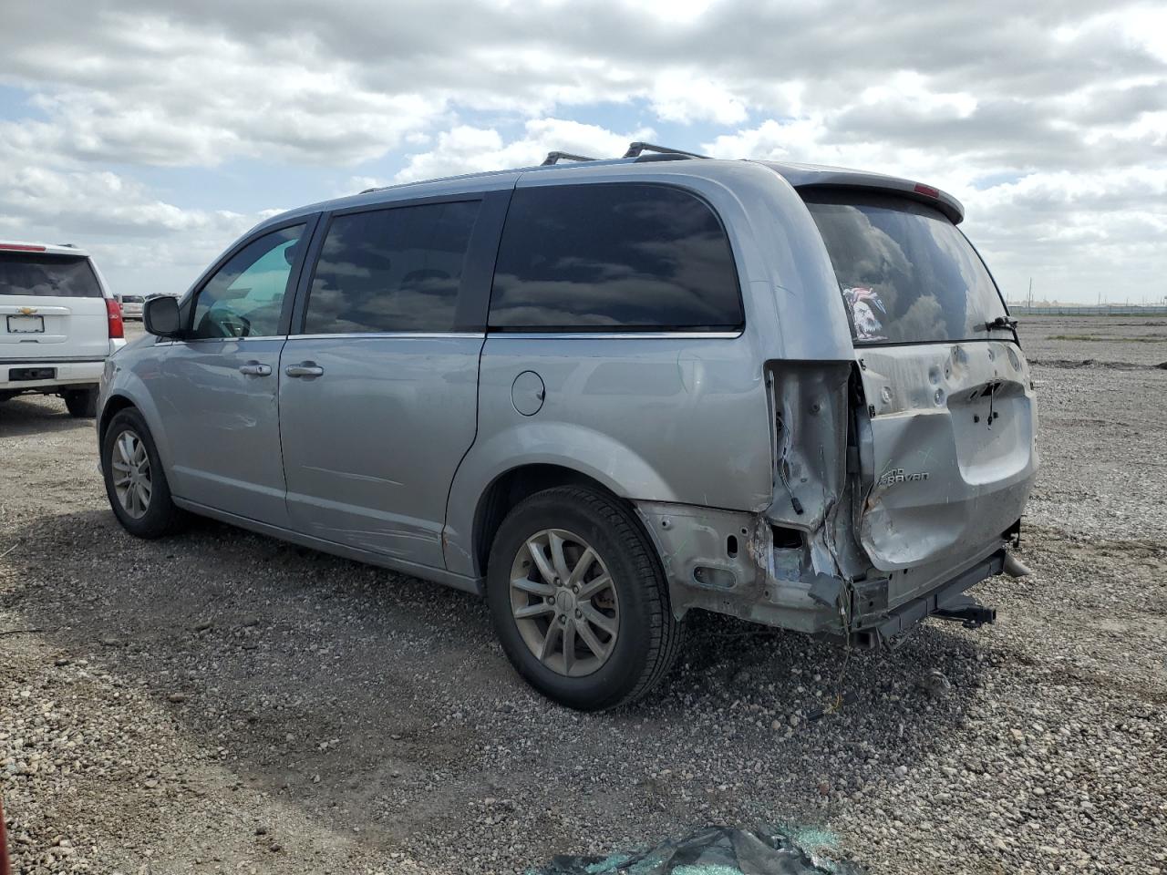 2018 Dodge Caravan - Image 2