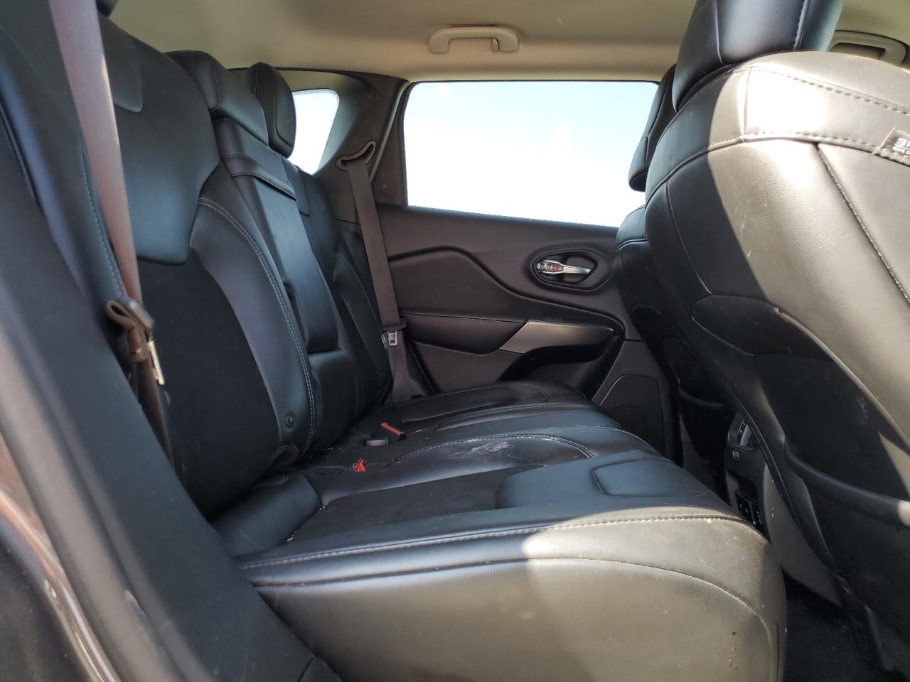 2019 Jeep Grand Cherokee - Image 11