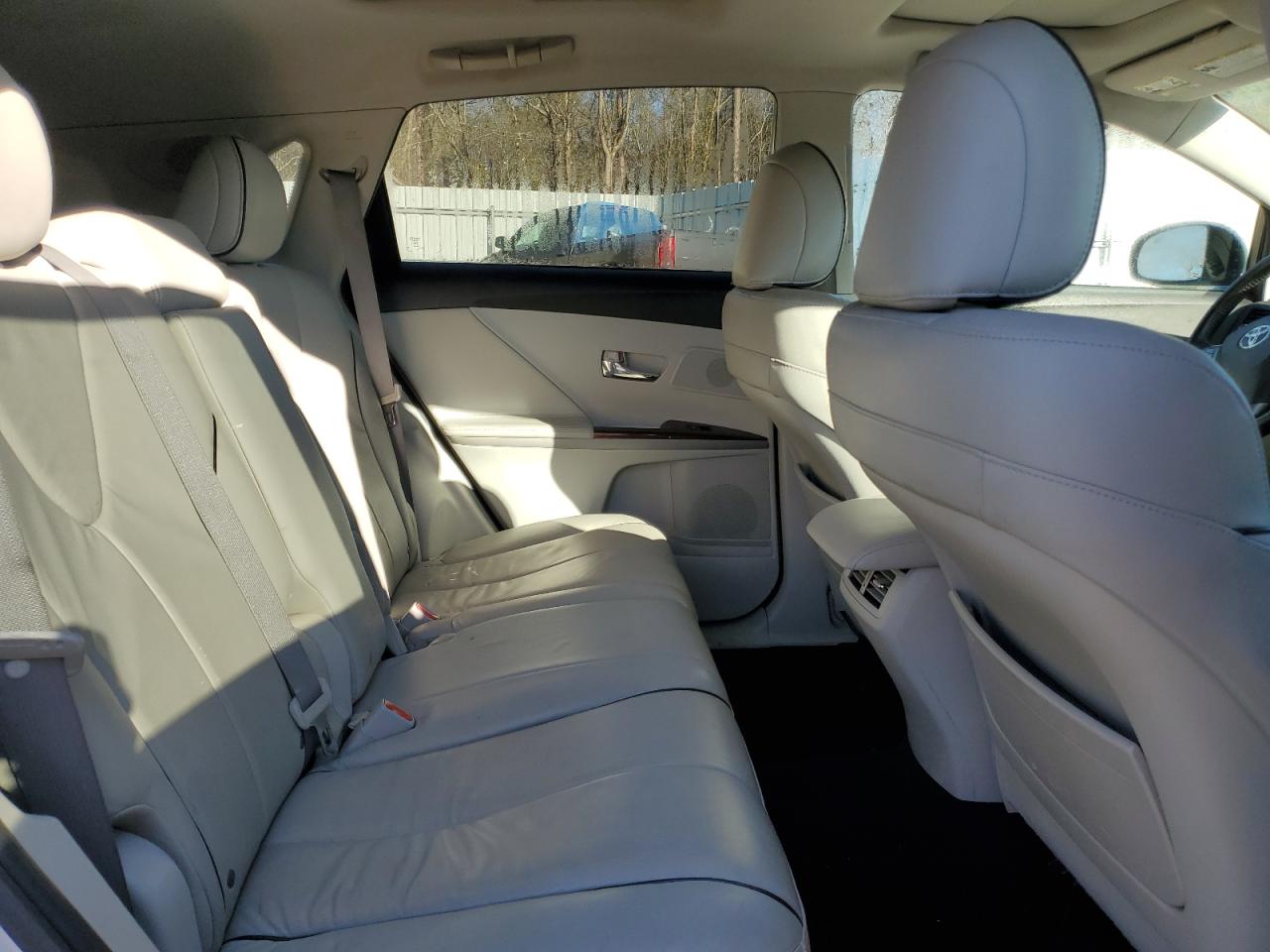 2009 Toyota Venza - Image 11