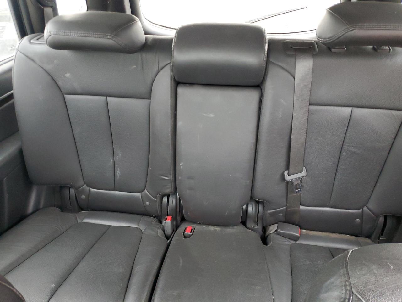 2011 Hyundai Santa Fe - Image 10