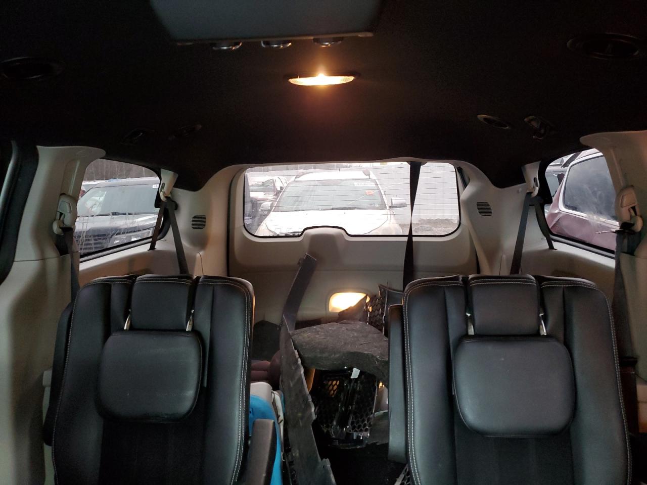 2016 Dodge Caravan - Image 10
