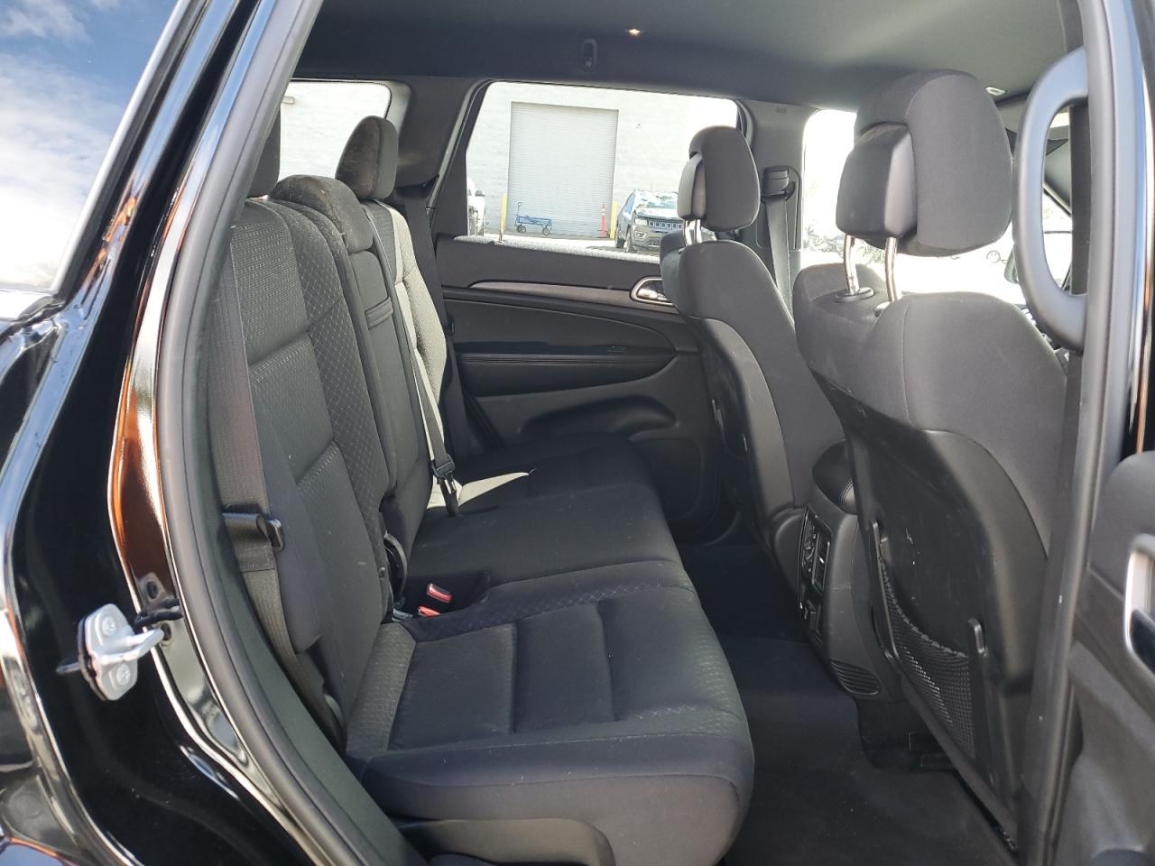 2018 Jeep Grand Cherokee - Image 11