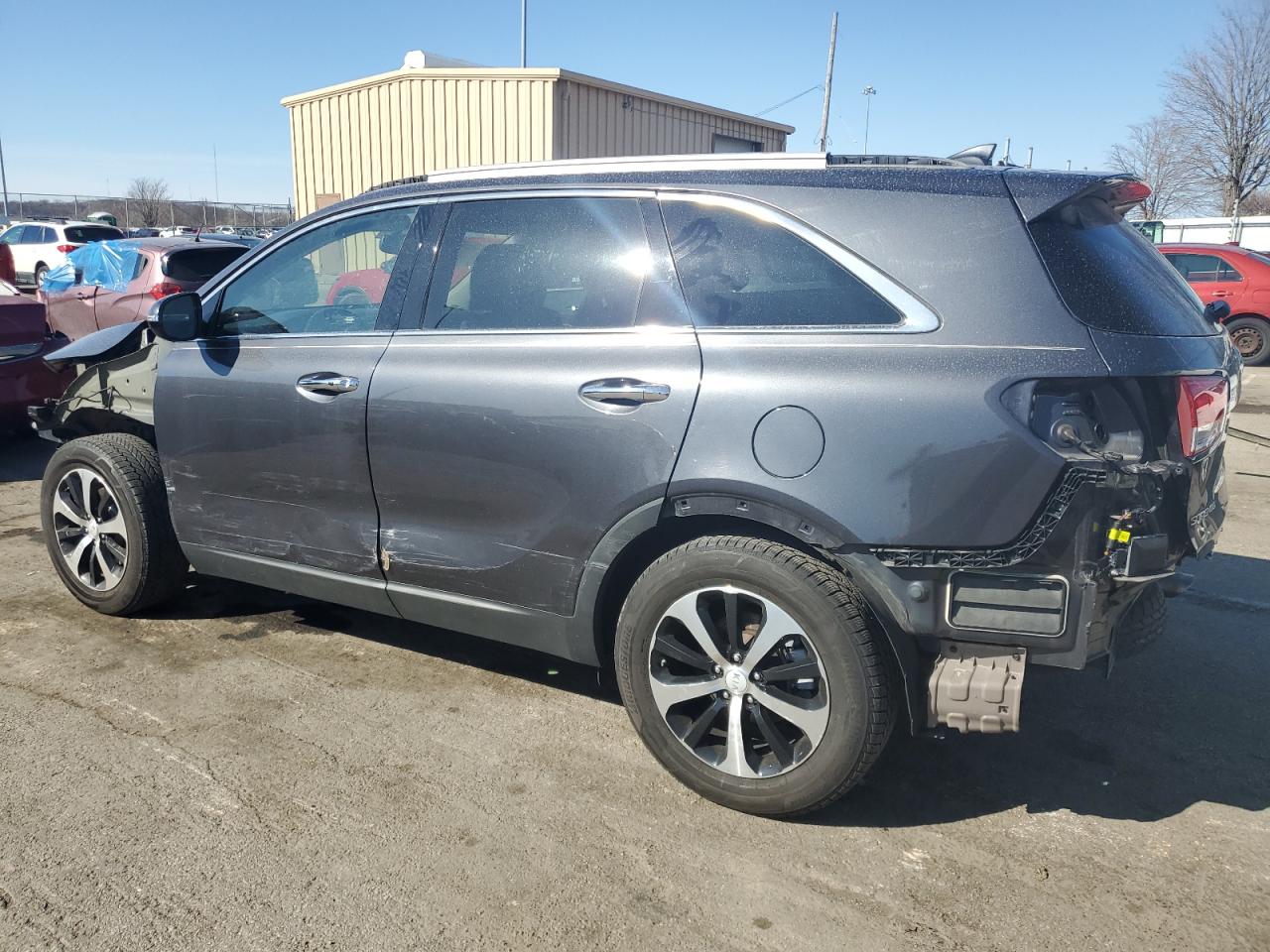 2016 Kia Sorento - Image 2