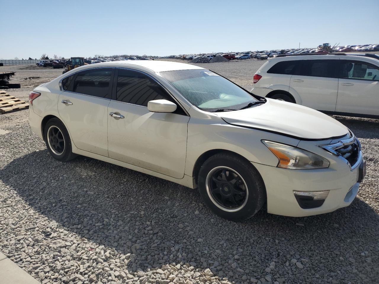 2014 Nissan Altima - Image 4