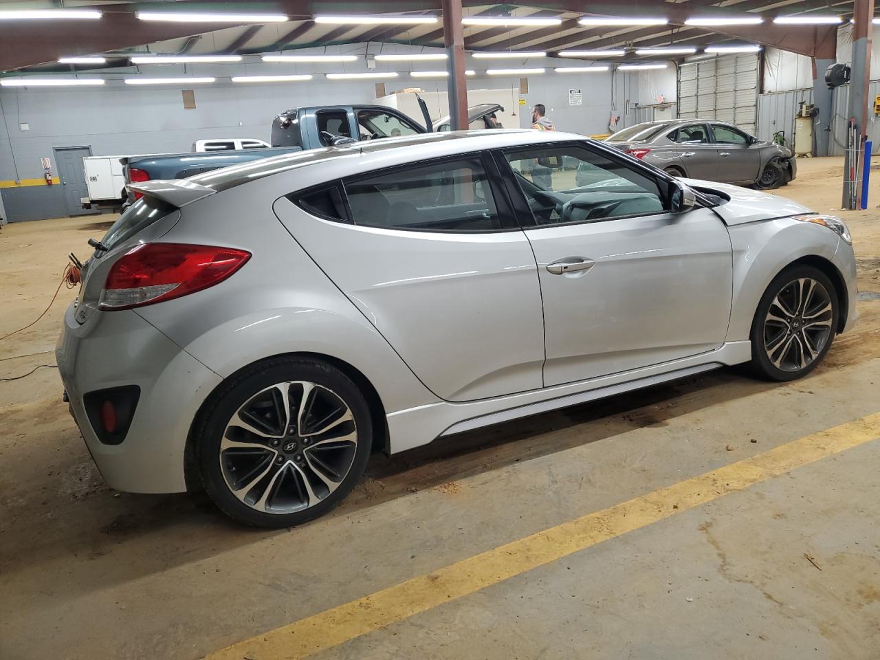 2016 Hyundai Veloster - Image 3