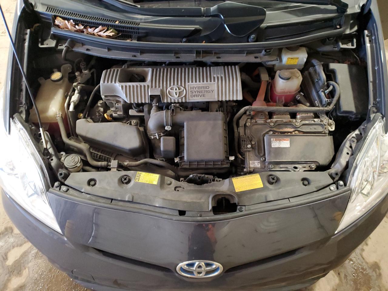 2013 Toyota Prius - Image 11