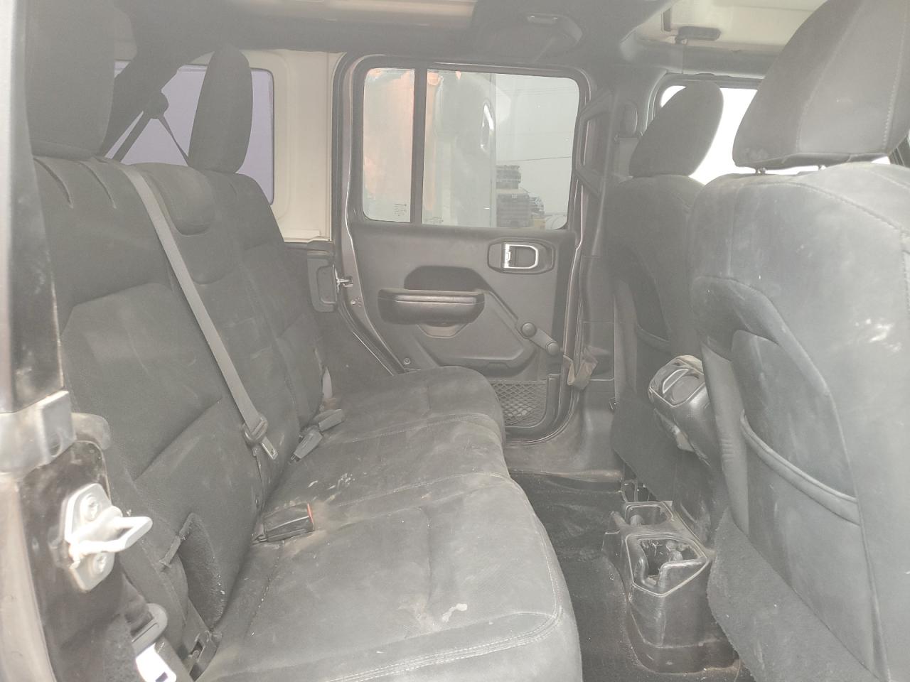 2018 Jeep Wrangler - Image 11