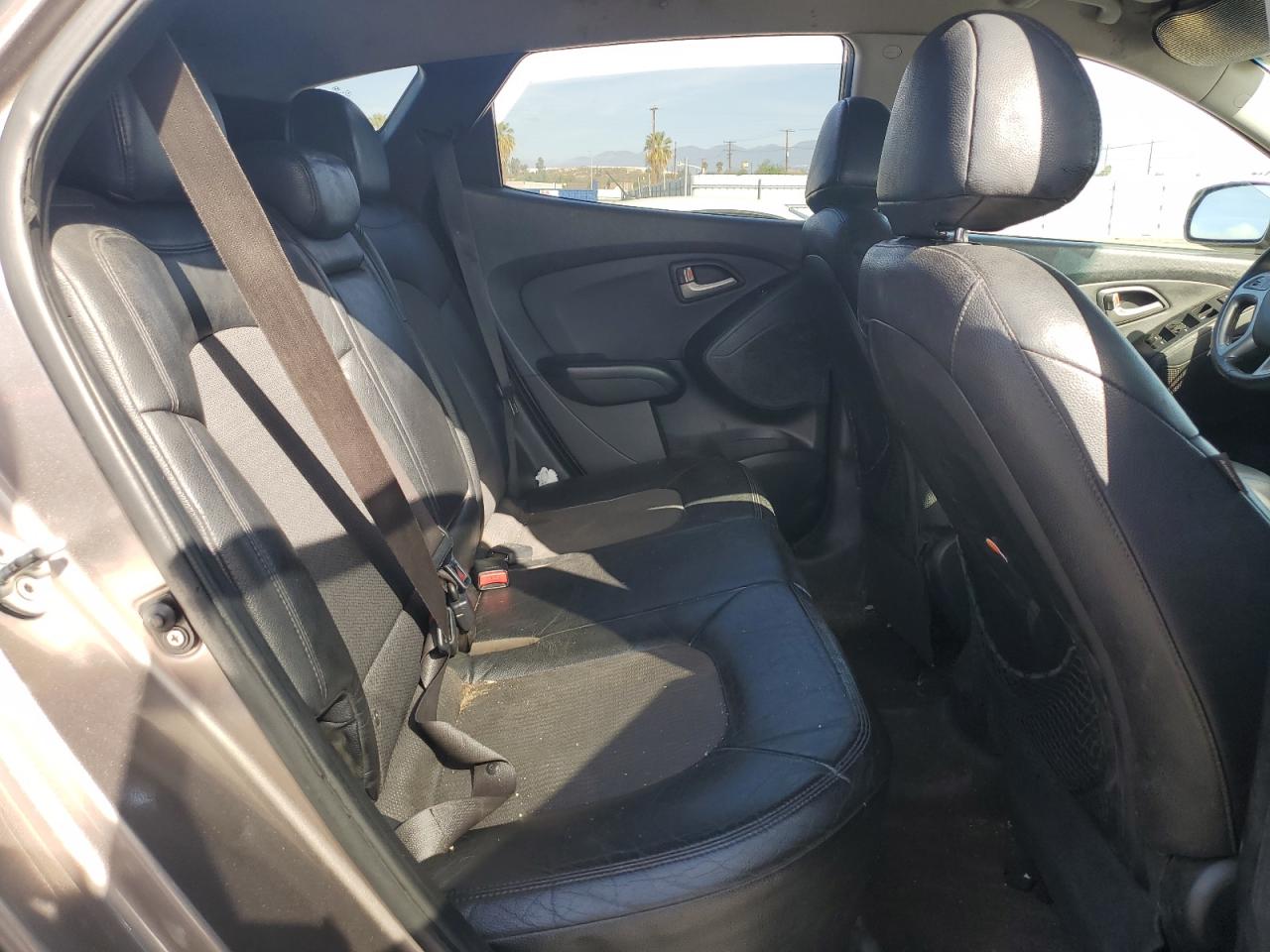 2012 Hyundai Tucson - Image 11