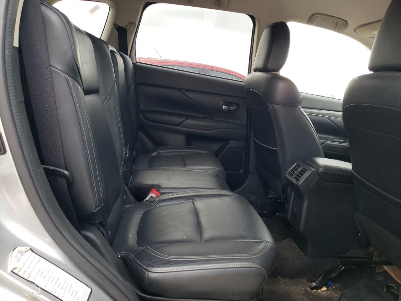 2020 Mitsubishi Outlander - Image 11