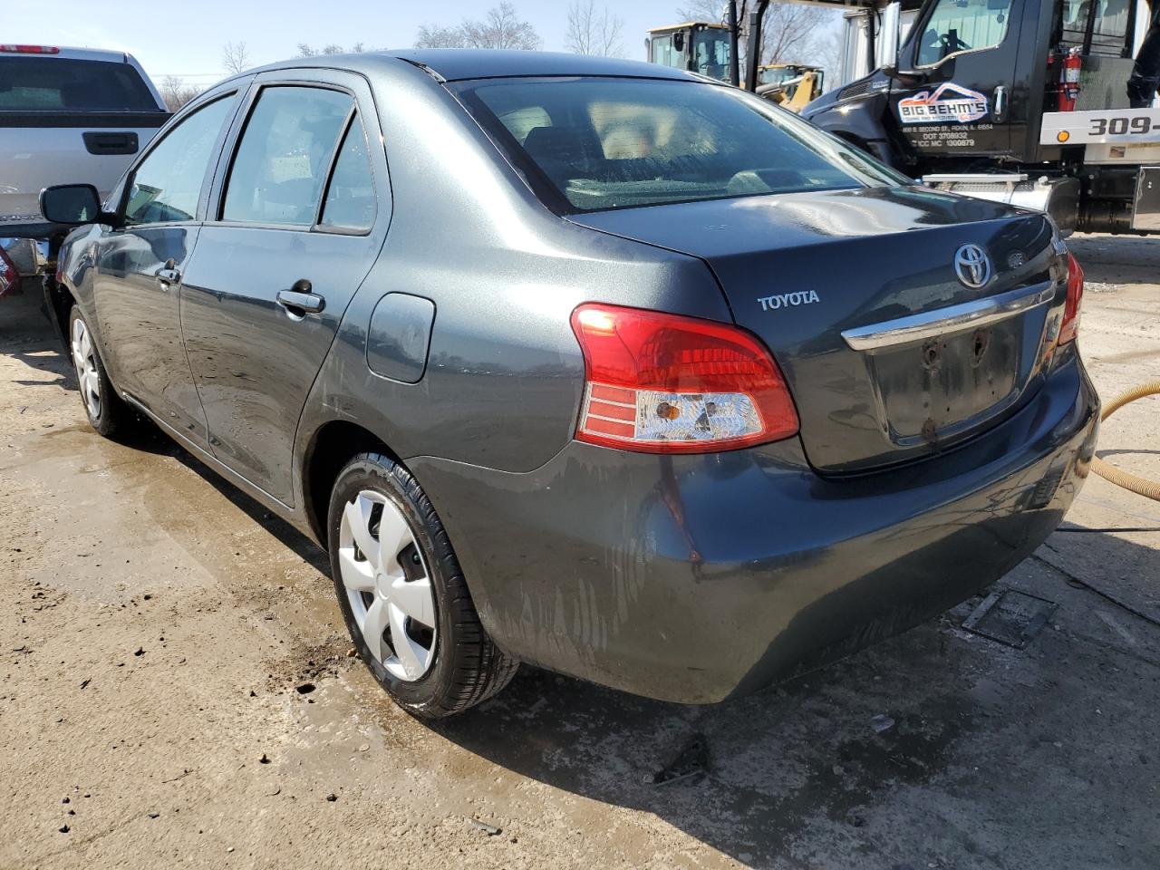 2010 Toyota Yaris - Image 2