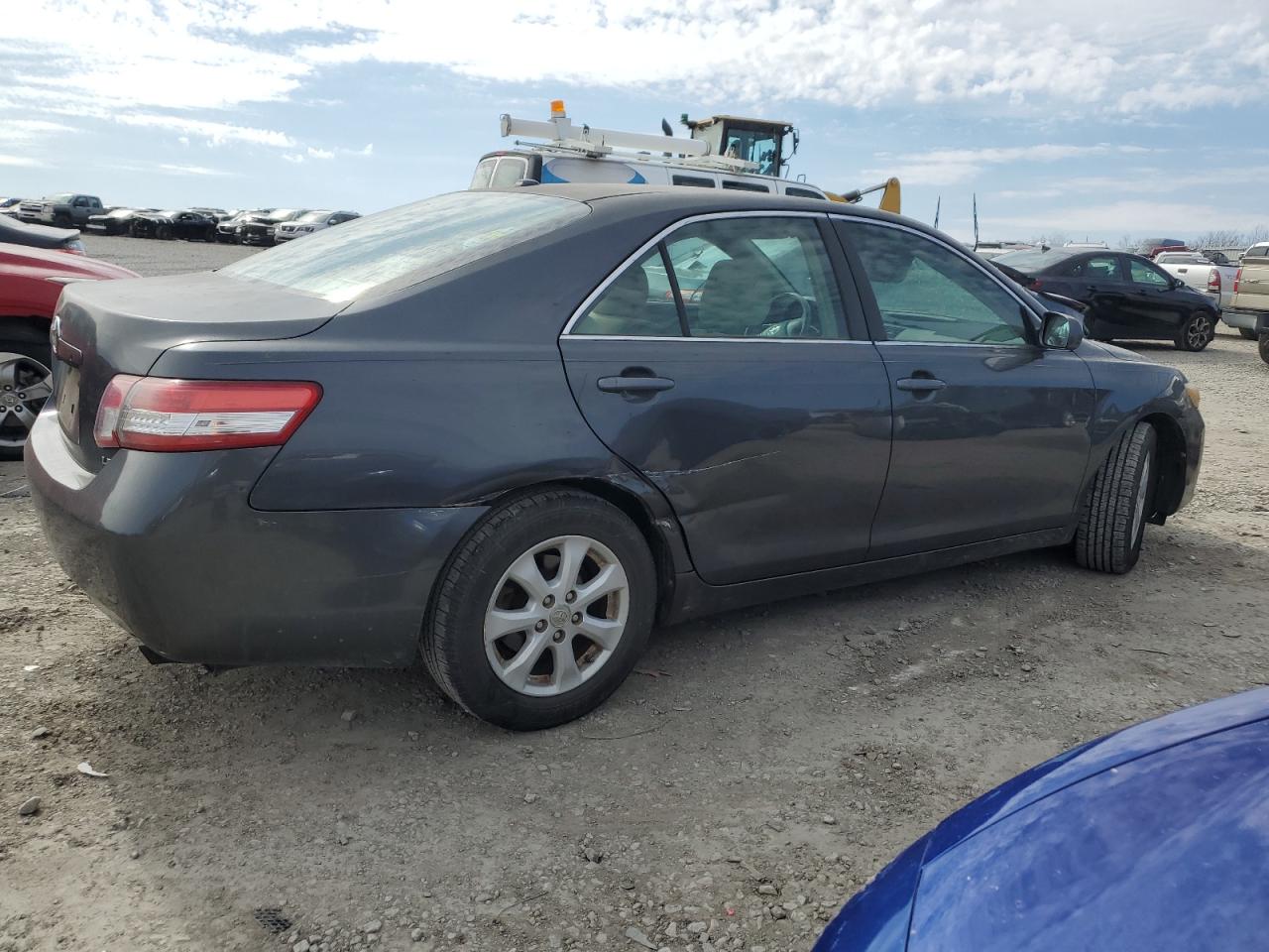 2011 Toyota Camry - Image 3