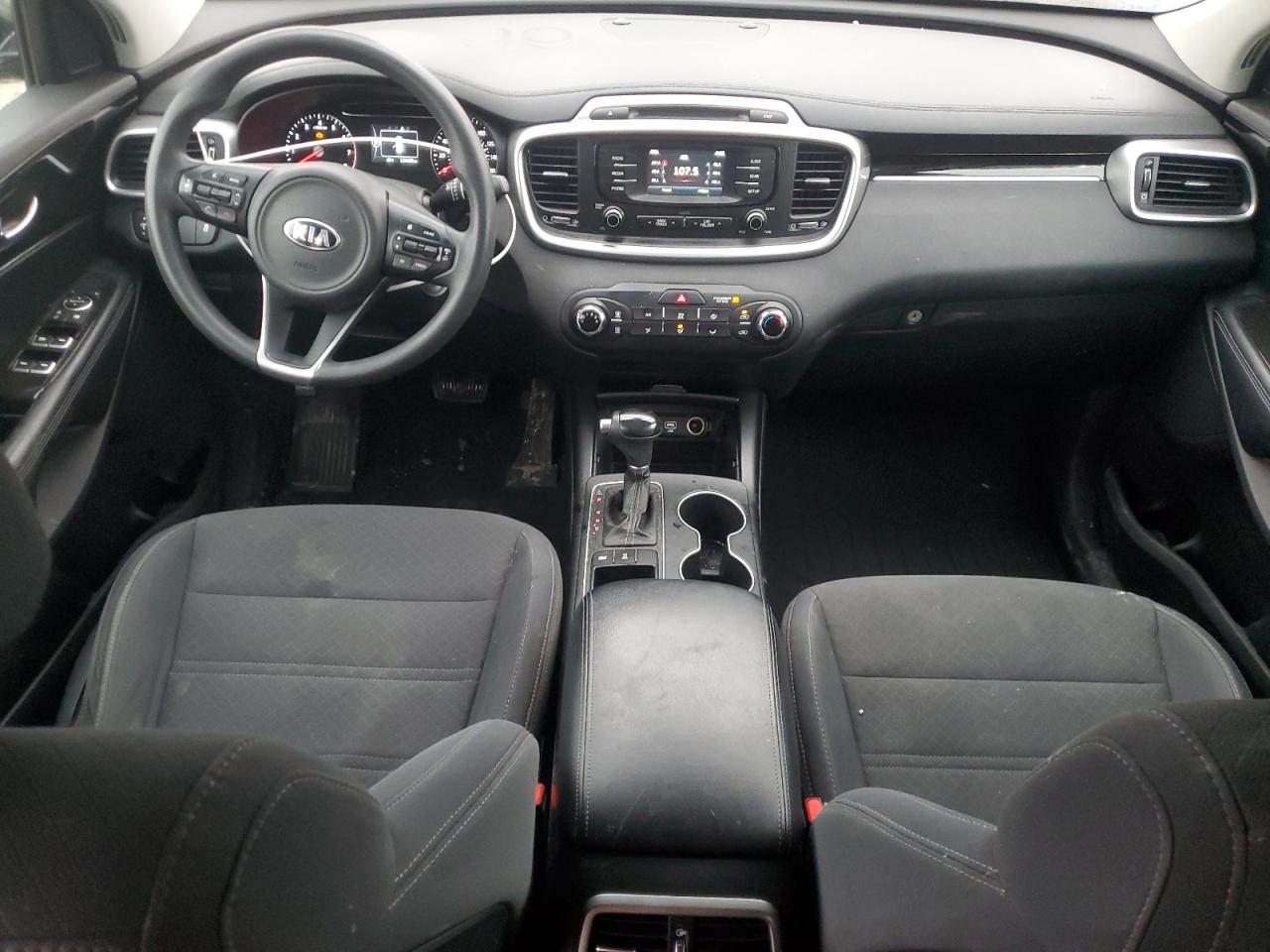 2017 Kia Sorento - Image 8