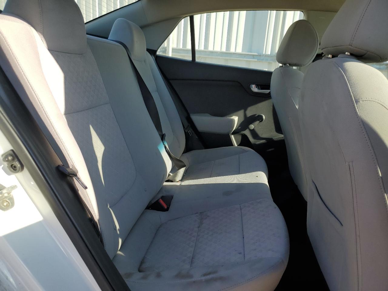 2018 Kia Rio - Image 10