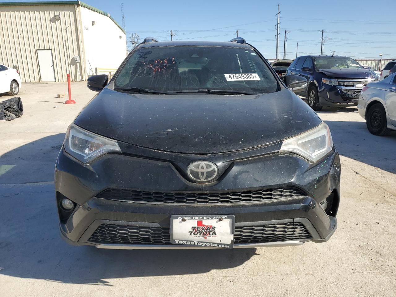 2017 Toyota RAV 4 - Image 5