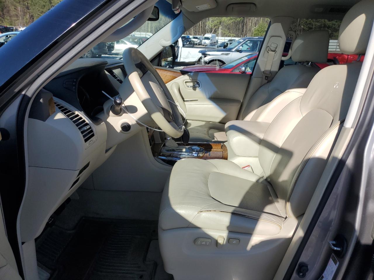 2014 Infiniti QX80 - Image 7